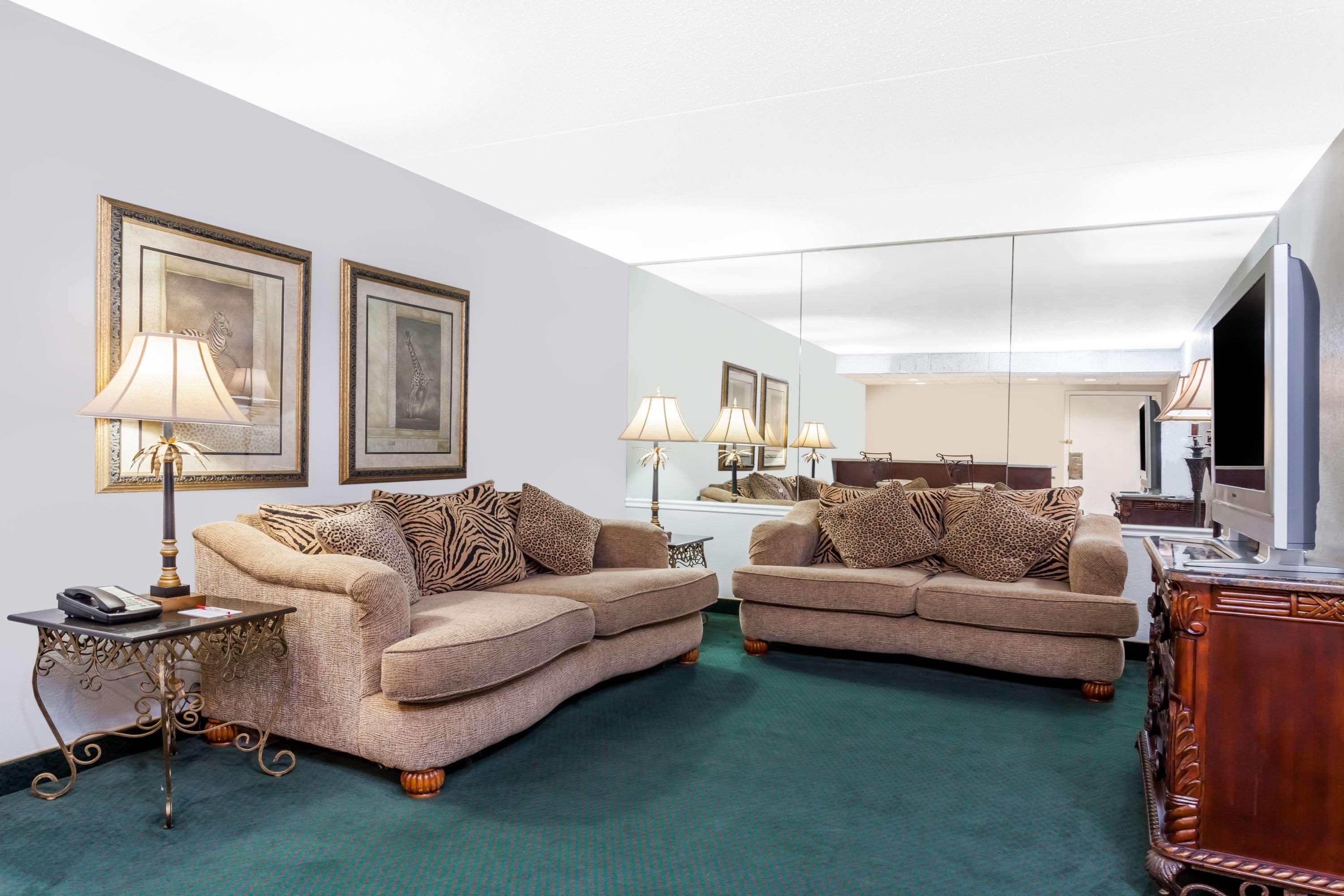 Ramada By Wyndham Henderson/Evansville מראה חיצוני תמונה