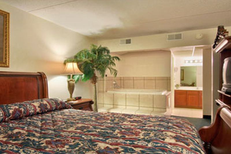 Ramada By Wyndham Henderson/Evansville מראה חיצוני תמונה